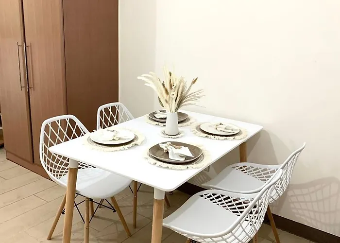 Apartment Venice Mall Area Mckinley Hills Taguig *
