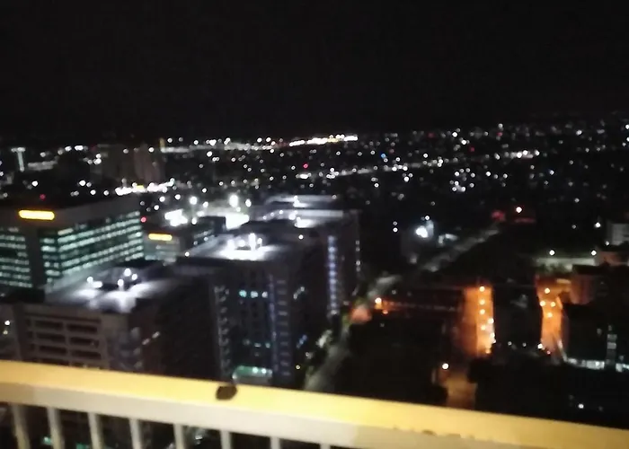 Venice Mall Area Mckinley Hills Taguig Apartment